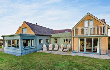 in Rhoscolyn (93932) Holiday Cottage