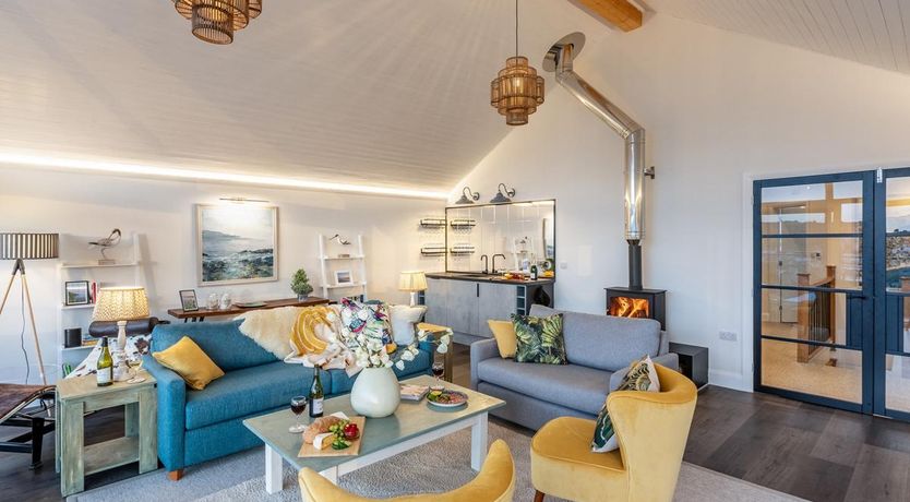 Photo of 5 Bed in Polruan