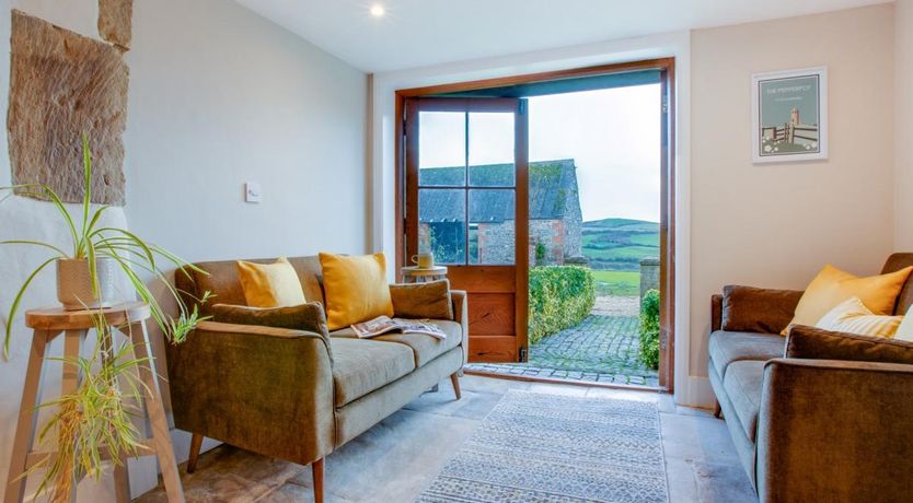 Photo of 3 Bed in Niton