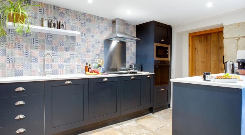 Photo of 3 Bed in Niton