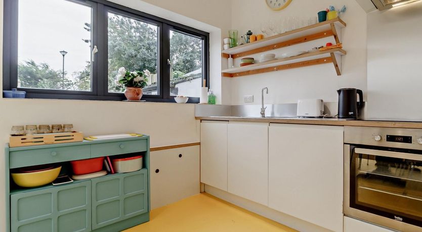 Photo of 3 Bed in Walton On The Naze