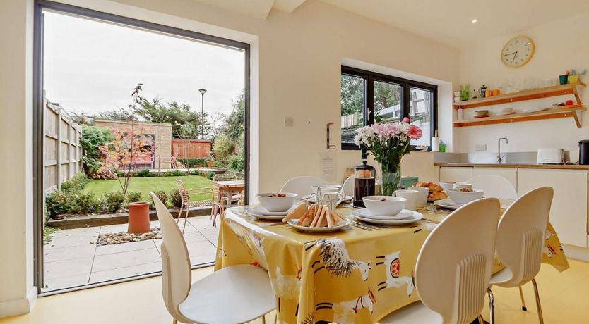 Photo of 3 Bed in Walton on the Naze