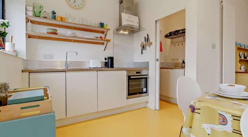 Photo of 3 Bed in Walton on the Naze