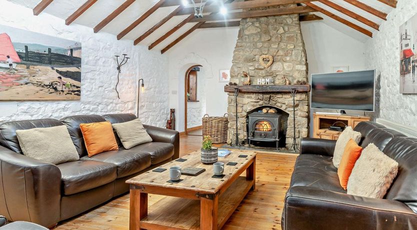 Photo of 3 Bed in Swansea