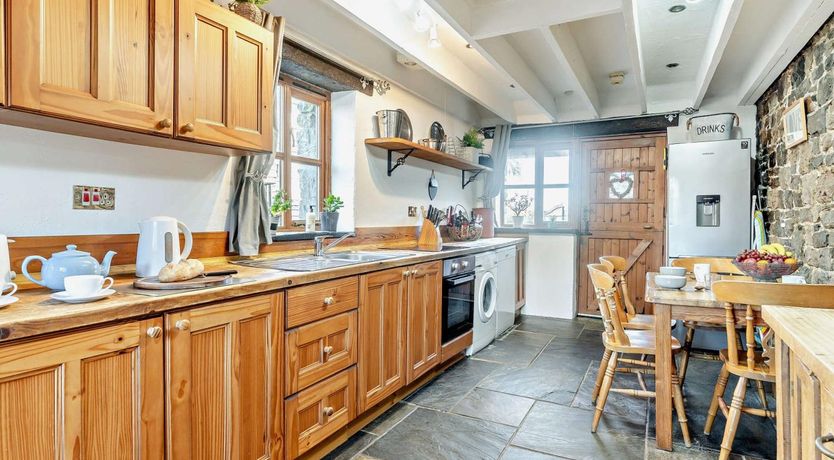 Photo of 3 Bed in Swansea