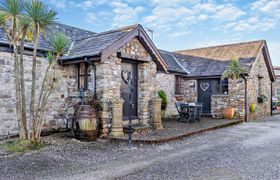 Photo of cottage-in-south-wales-58