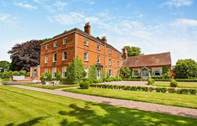 Photo of house-in-staffordshire-3