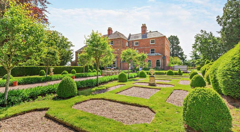 Photo of 14 Bed in Stafford