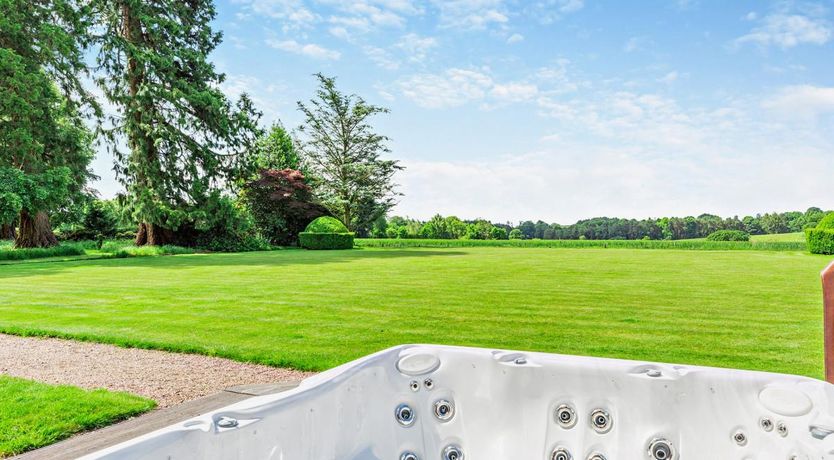 Photo of 14 Bed in Sugnall