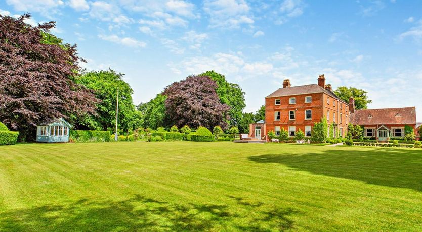 Photo of 14 Bed in Sugnall