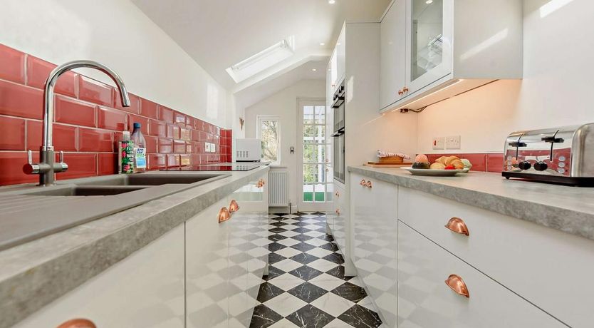 Photo of 4 Bed in Aberporth