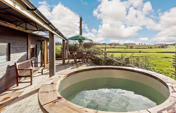 2 Bed in Lutterworth Holiday Cottage