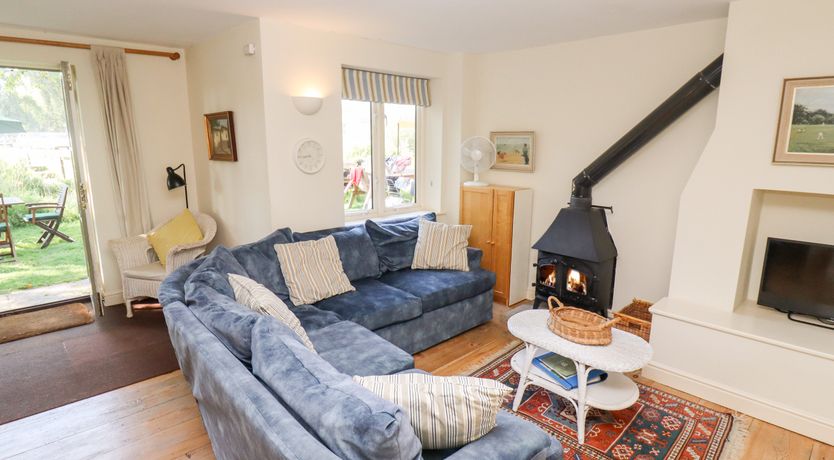 Photo of Kingfishers Cottage 6