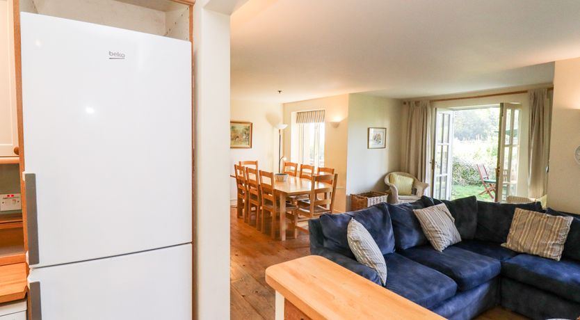 Photo of Kingfishers Cottage 6