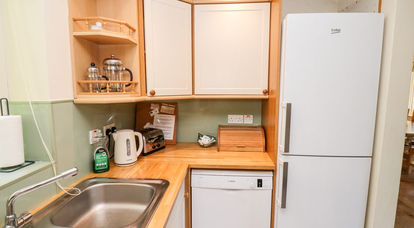 Photo of Kingfishers Cottage 6