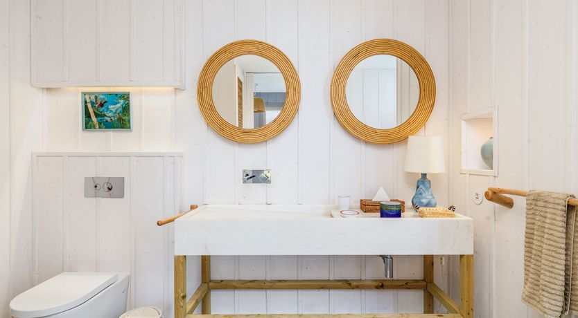 Photo of A Glance of Beauty