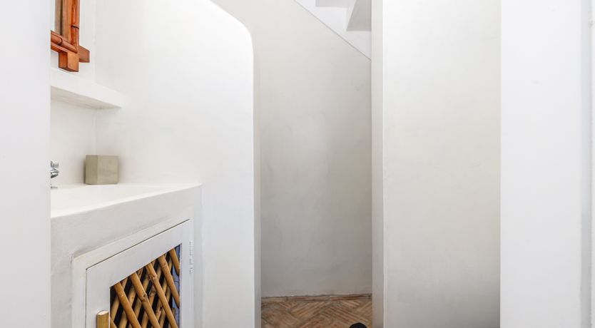 Photo of A Glance of Beauty