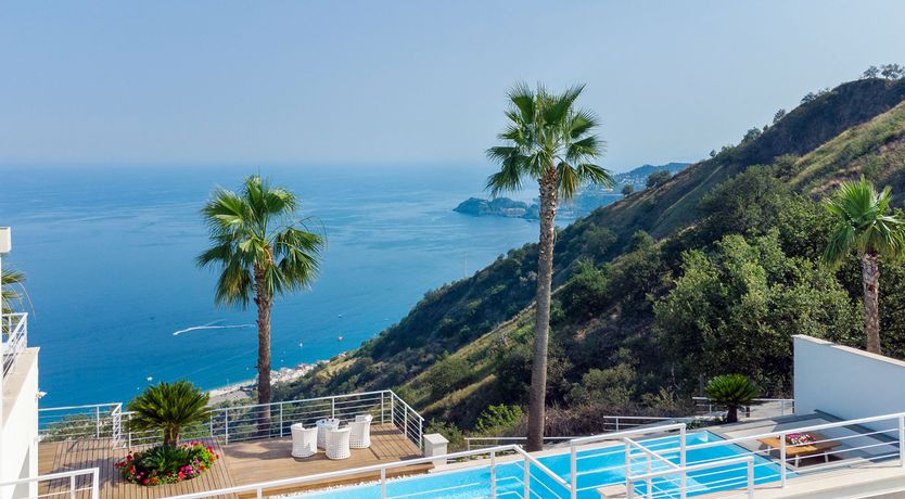 Photo of The Palazzo Approach