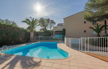 Les Calanques de boulouris Holiday Home