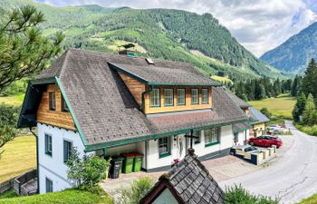 Karlspitz Holiday Home