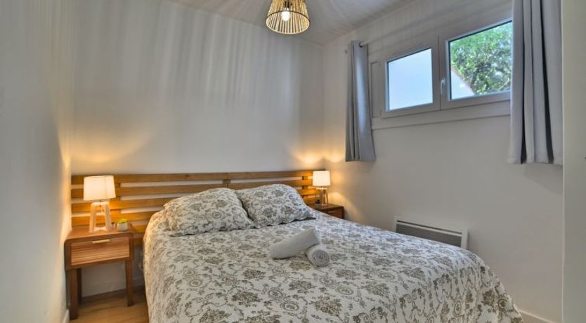 Photo of Les Cariatides