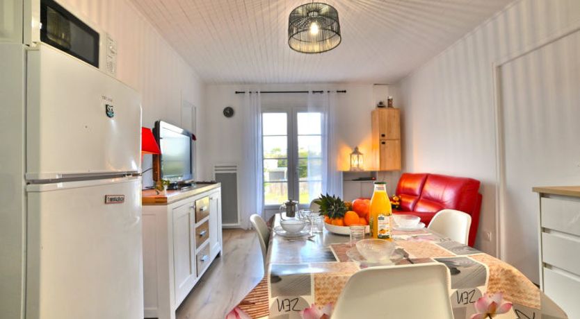 Photo of Les Cariatides