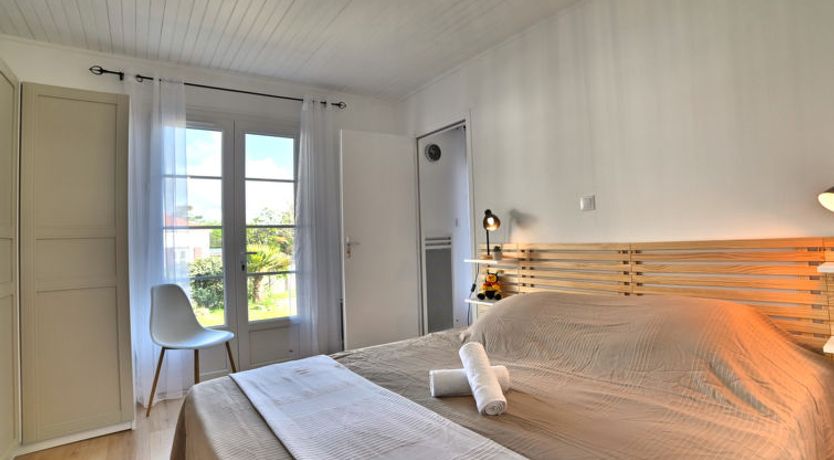 Photo of Les Cariatides