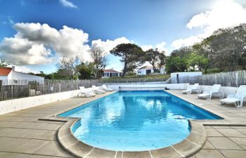 Les Cariatides Holiday Home