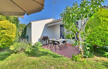 La Parie 2 Holiday Home