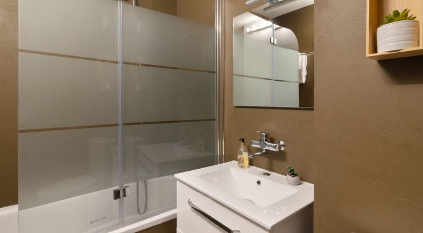 Photo of Verbena Apt 4