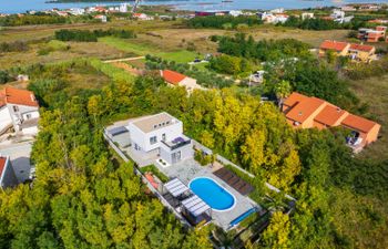 Gabi Holiday Home