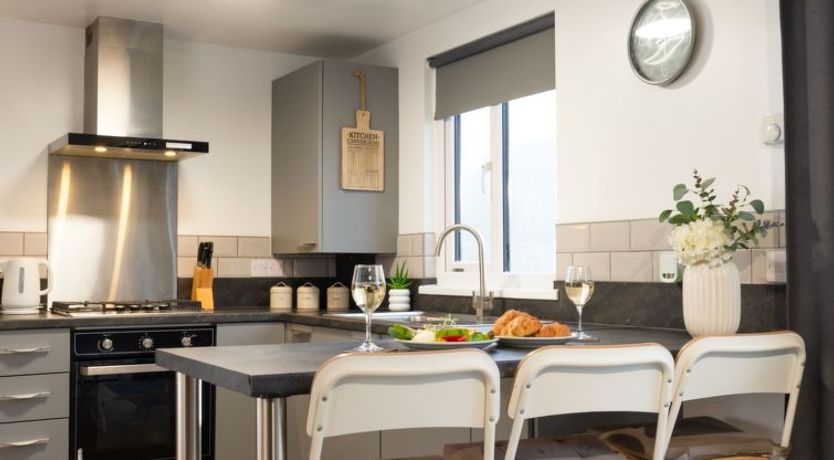 Photo of Hot Tub Lodge 1