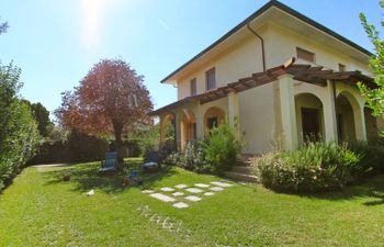 Villa Gino Holiday Home