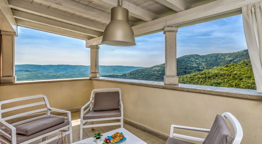 Photo of Villa Over the Hilltop