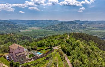 Villa Over the Hilltop Holiday Home