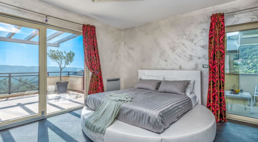 Photo of Villa Over the Hilltop