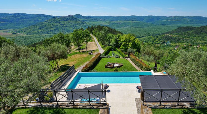 Photo of Villa Over the Hilltop