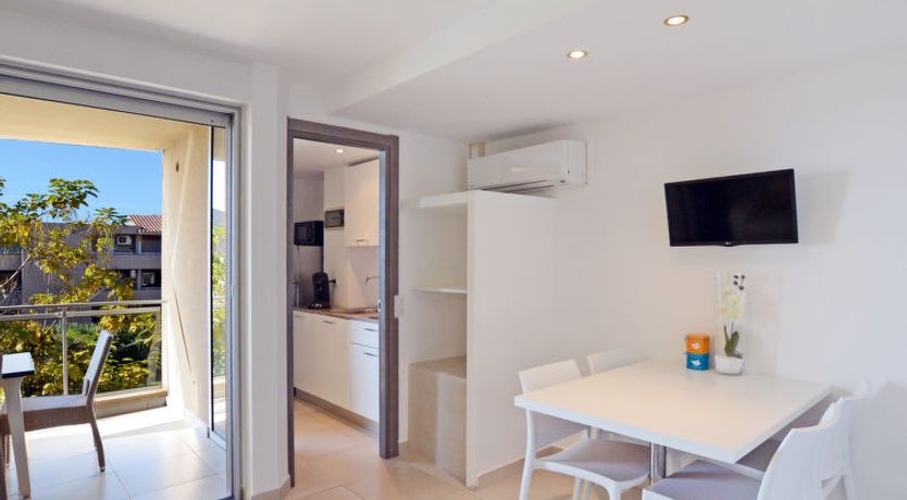 Photo of MB4 piscine Apartment 2