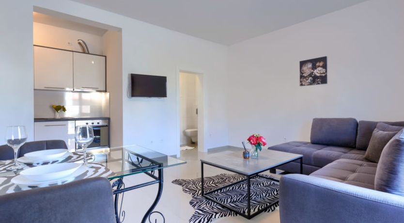 Photo of Amra 3 Apartment 3