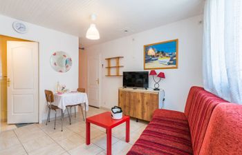 Le Grec Apartment 2 Holiday Home