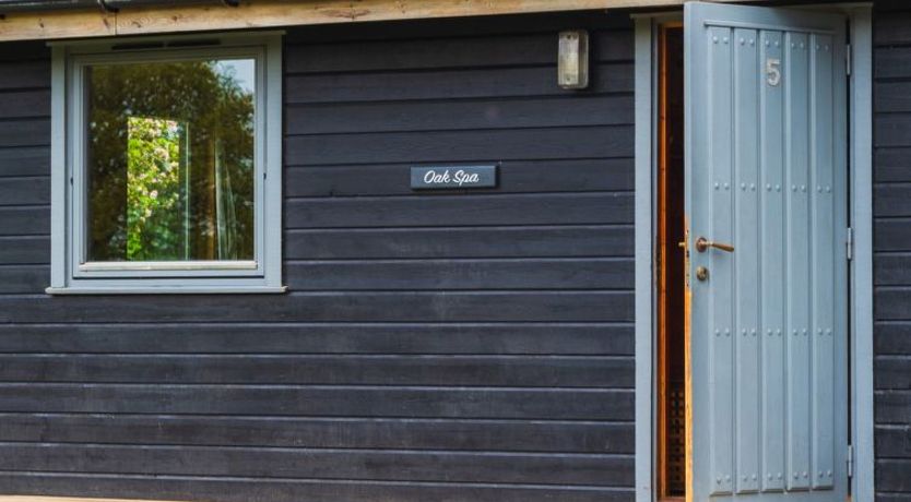 Photo of Lodge 6 - Hot Tub Lodge