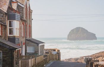 Tintagel Sea view Holiday Home