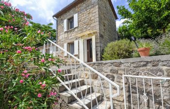 Les Lauriers Roses Holiday Home