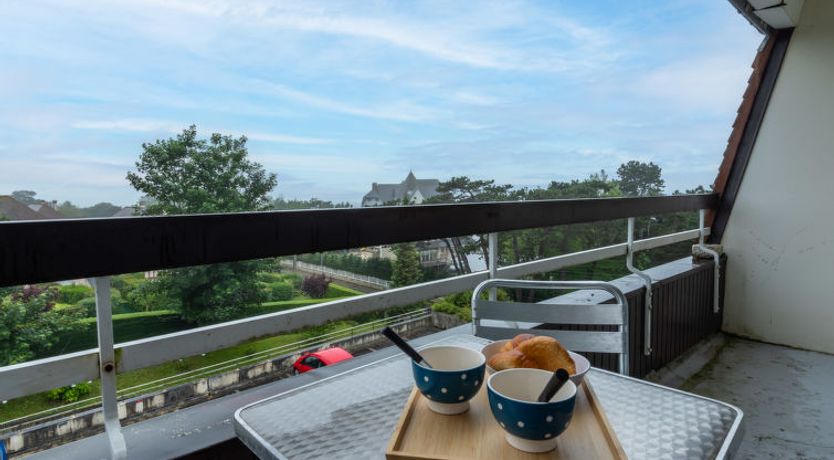 Photo of Les Flots Bleus Apartment 10