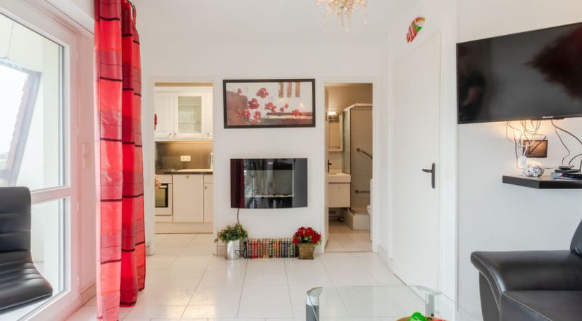 Photo of Les Flots Bleus Apartment 10