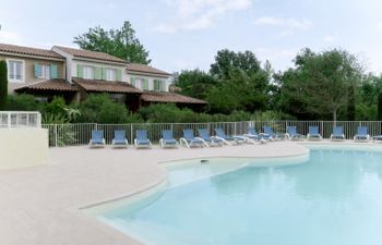 Les Bastides des Chaumettes Holiday Home