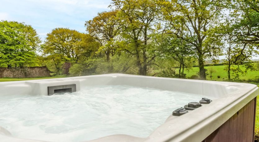 Photo of Lodge 4 - Hot Tub Lodge