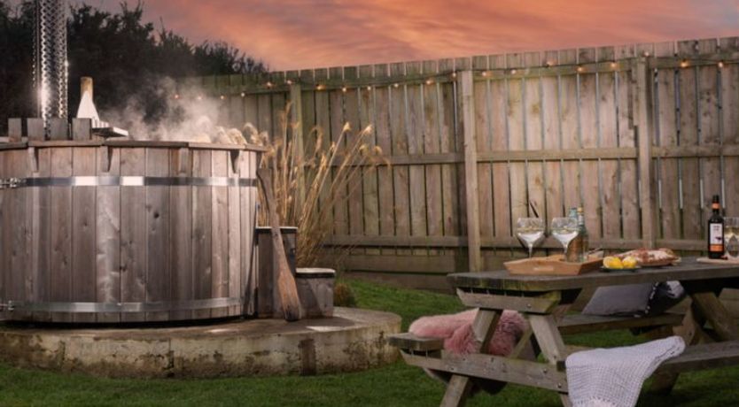 Photo of Hot Tub Lodge 2