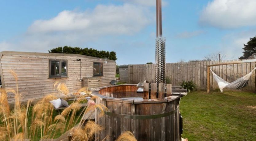 Photo of Hot Tub Lodge 3