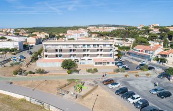 Le Neptune Apartment 4 Holiday Home